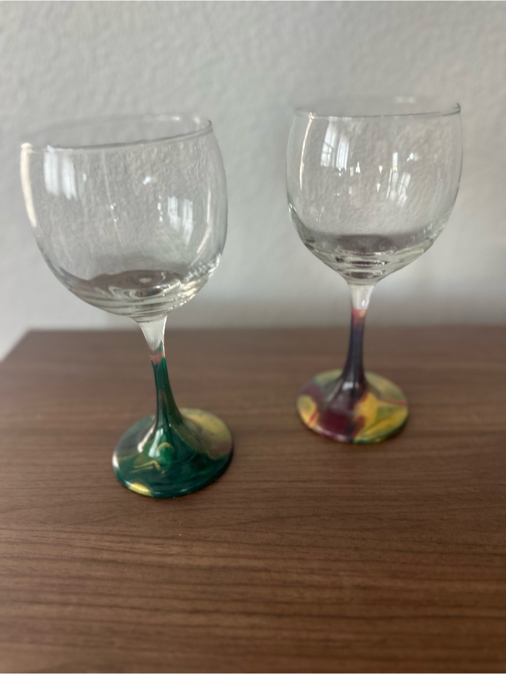 Hand-Painted Colorful Stem Wine Glass (Green & Multicolor)